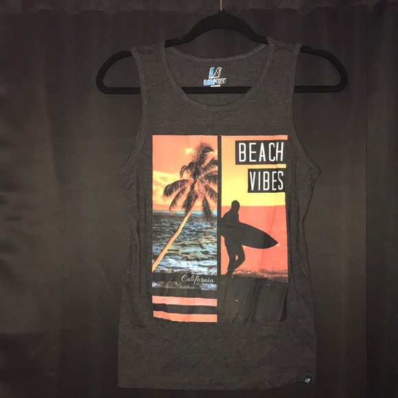 Beach Vibes tank top - Picture 1 of 2